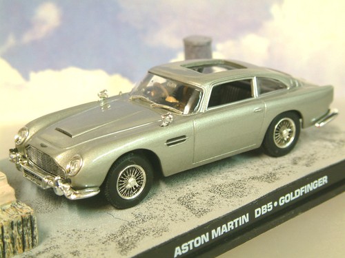 James bond 007 aston martin - bond,